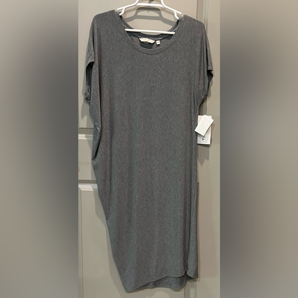 Athleta NWT Womenβs Draped Gray Performance Crewneck T-Shirt Dress | Size M